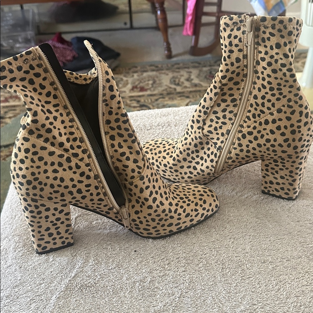 Steve Madden Evana Animal Print Block Heel Sock Bootie | Spotted Tan 7.5